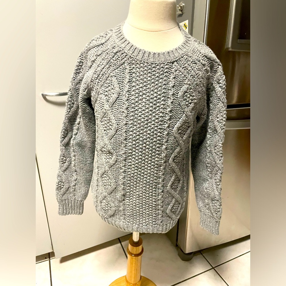 New toddler boys size 5 Gap sweater